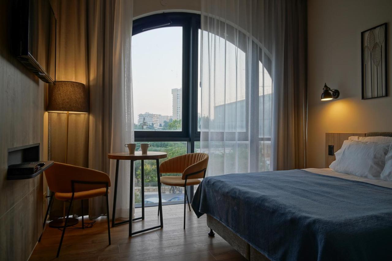 Apartique Hotel Jerusalem Exterior photo