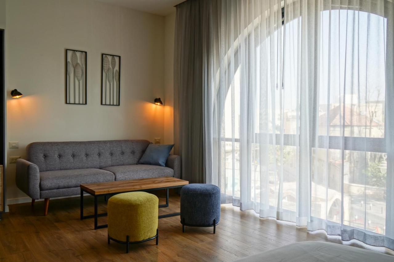 Apartique Hotel Jerusalem Exterior photo
